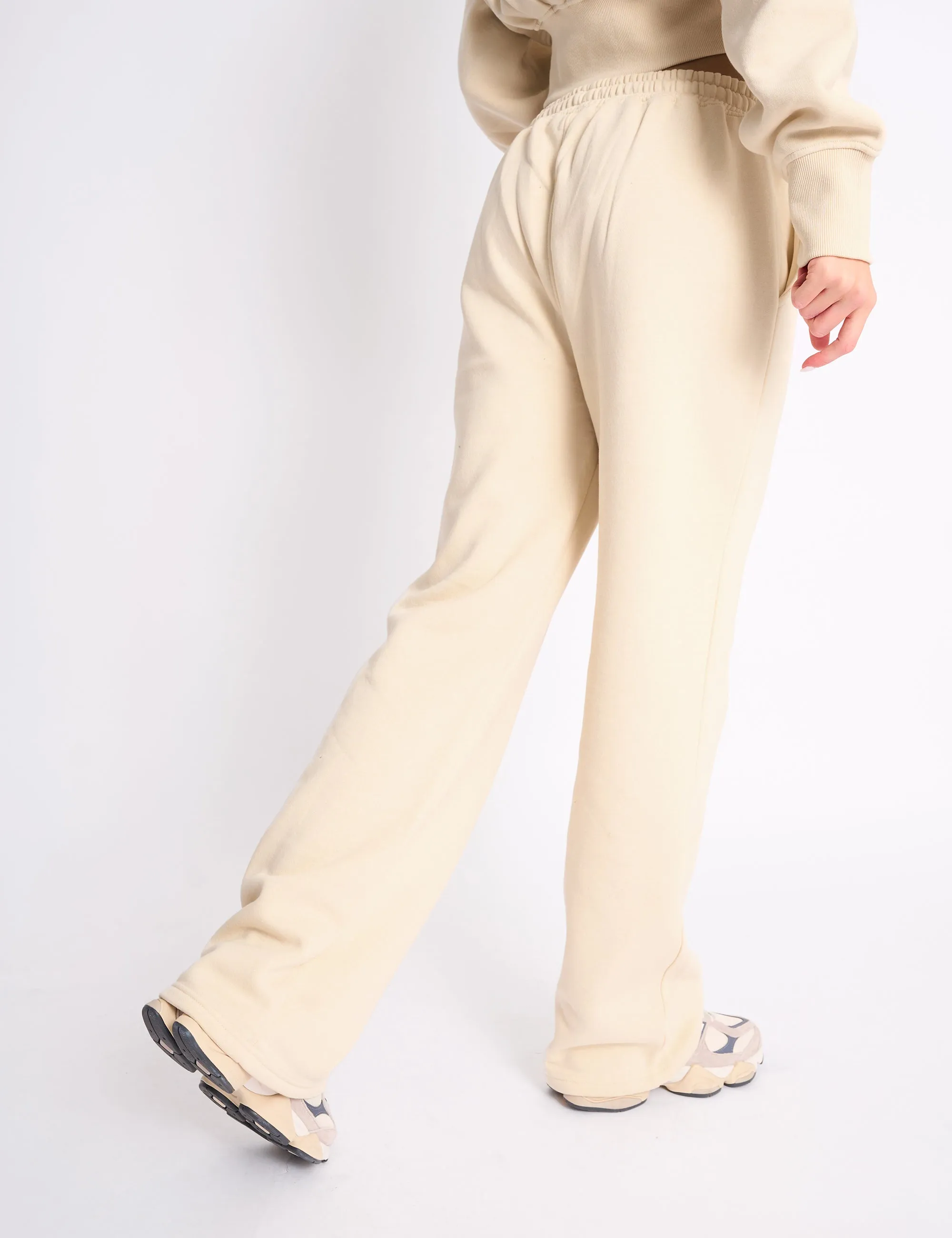 Kaiia Sport Wide Leg Joggers Buttercream