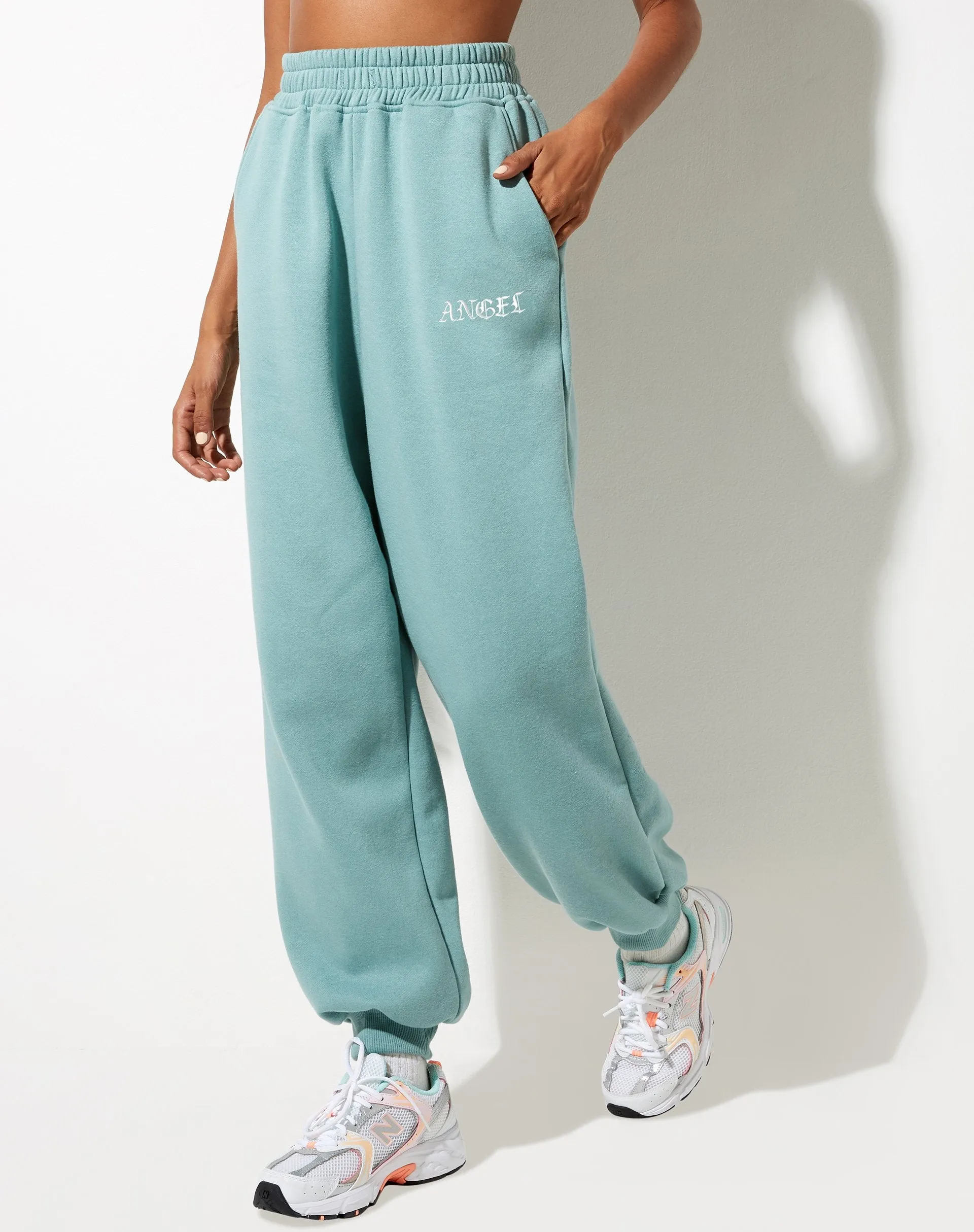 Roider Jogger in Seafoam 'Angel' Embro