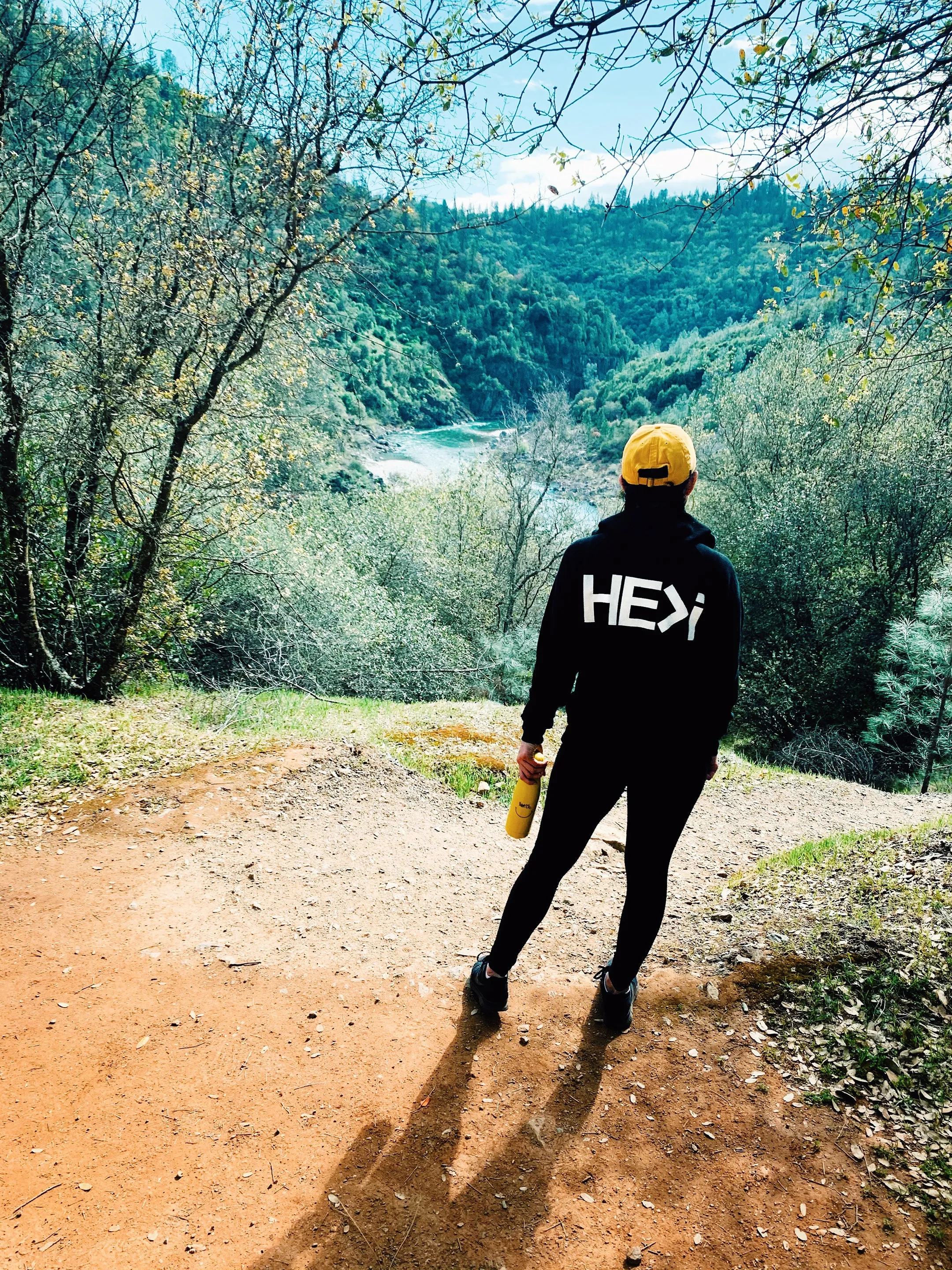 UNISEX LOGO HOODIE IN BLACK